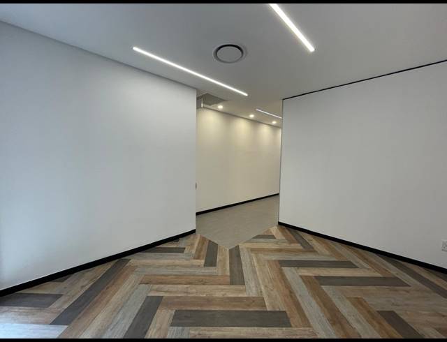 395M² OFFICE TO LET IN BRYANSTON